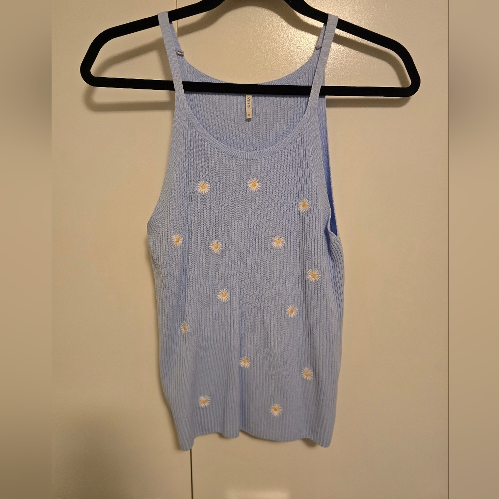 Only Blue Daisy Embroidered Tank Top Size Medium
